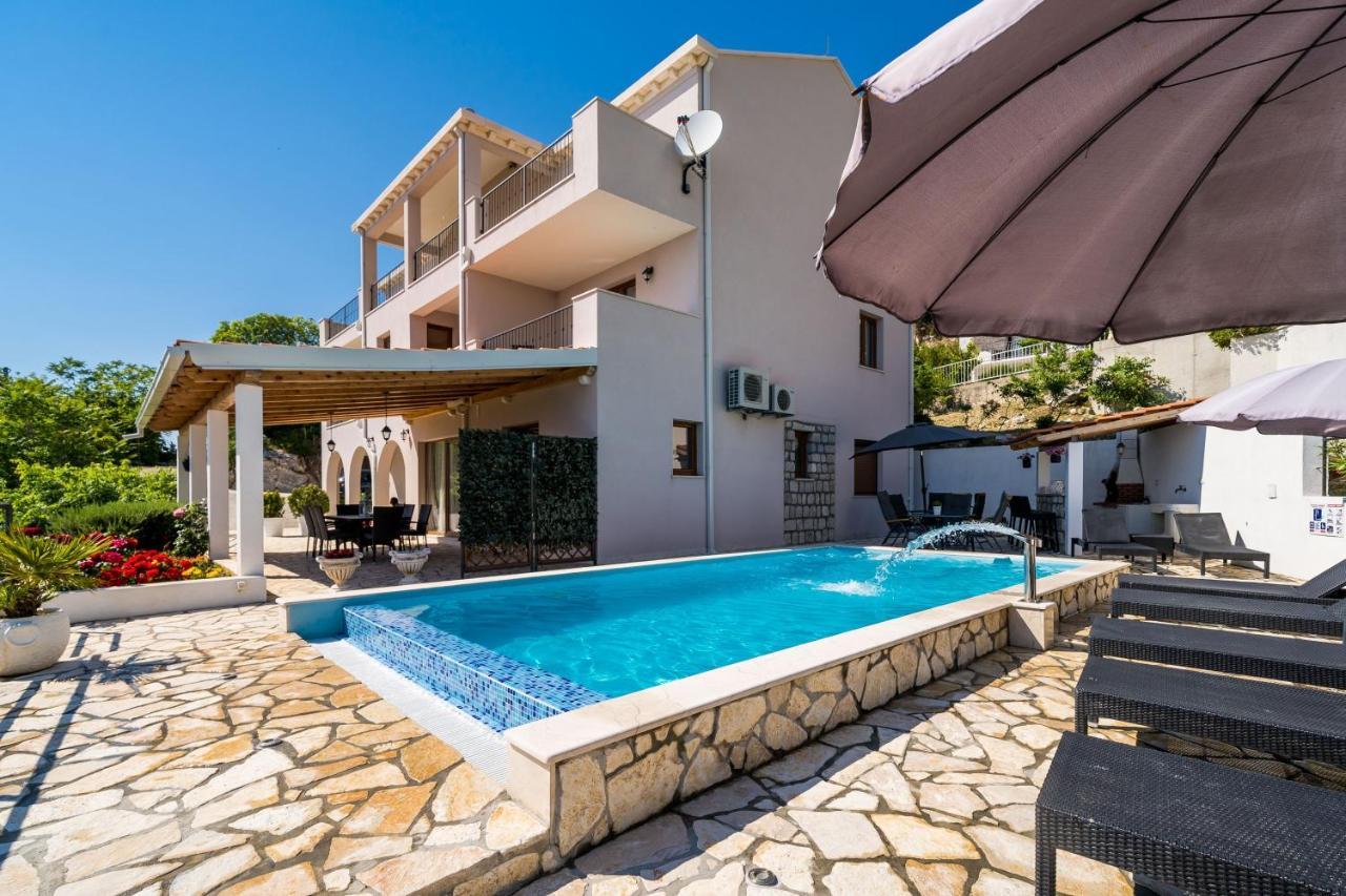 Apartments Villa Made 4U مْليني المظهر الخارجي الصورة