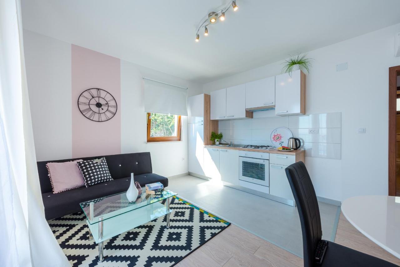 Apartments Villa Made 4U مْليني المظهر الخارجي الصورة